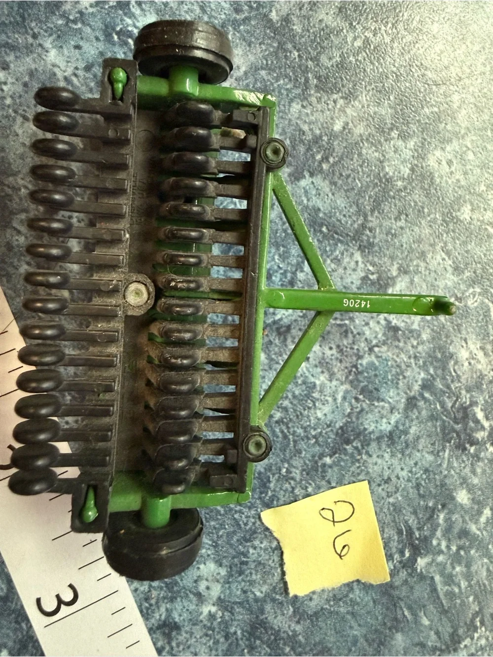 ERTL- Vintage Die Cast John Deere Green and Yellow Toy Seed Planter Accessory
